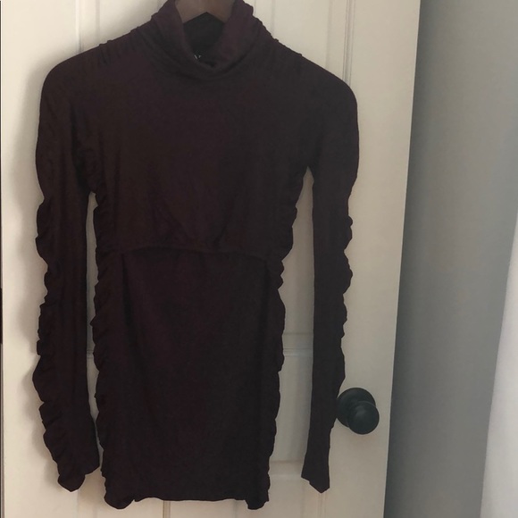 Ladies Larrivo Maternity / Nursing Long Tunic Style Burgundy Turtleneck - Picture 2 of 8